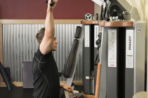 Correct form for One-Arm Lat Pulldown
