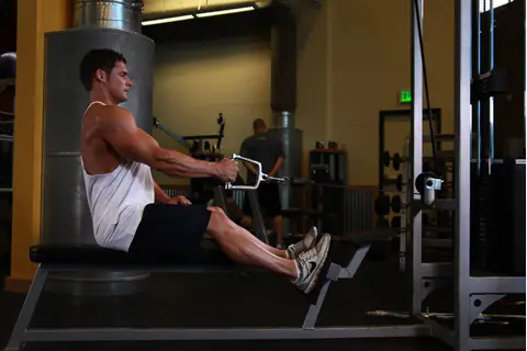 Correct form for One-Arm Seated Cable Row